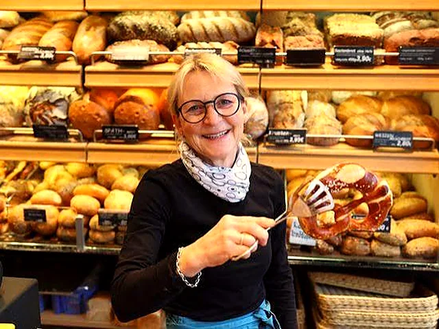Blick in den Verkaufsraum der Bäckerei Benz